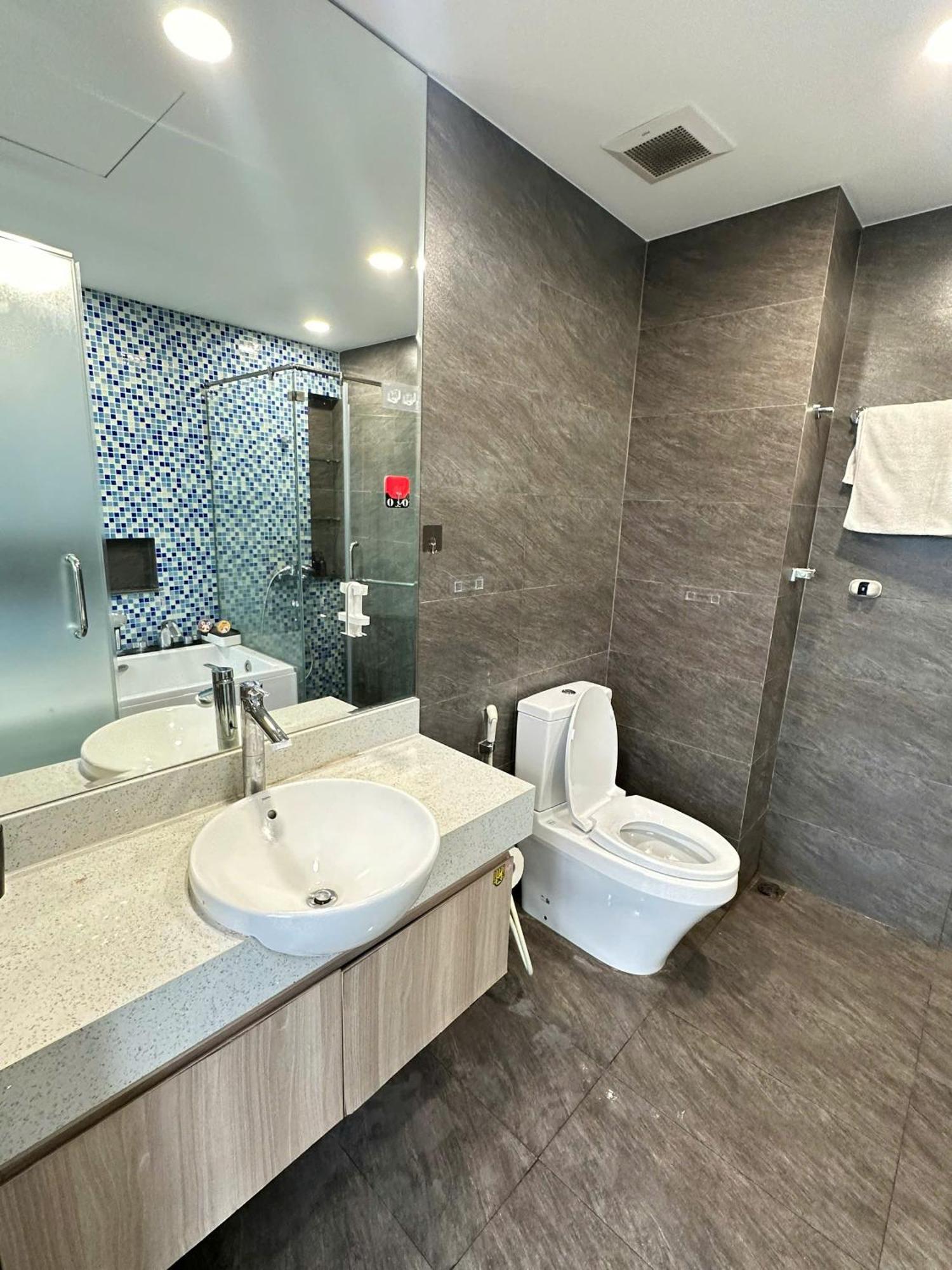 Luxe Paradise Residence Truc Bach Hanoi Eksteriør billede